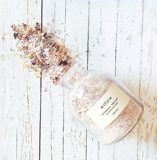 Botanicals + Pink Clay Relaxing Bath Soak with Resuable Cotton Drawstring Bath Tea Bag