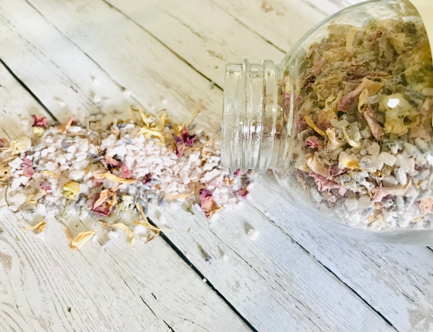 Botanicals + Pink Clay Relaxing Bath Soak with Resuable Cotton Drawstring Bath Tea Bag